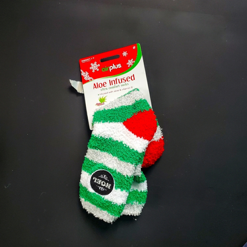 FREE* Fuzzy socks!!